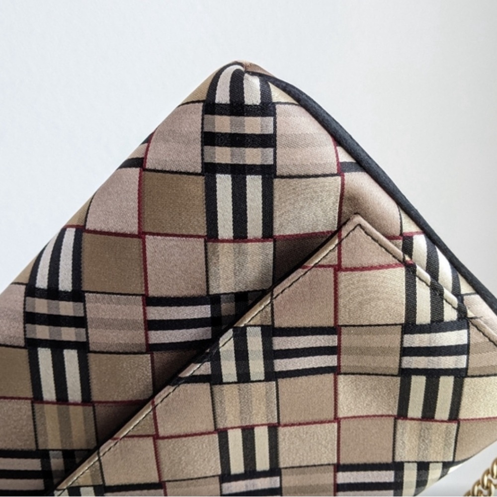 COA Burberry Cert. of Authentic Shoulder Bag, Wristlet, Clutch on Gold Chain. - Picture 7 of 9